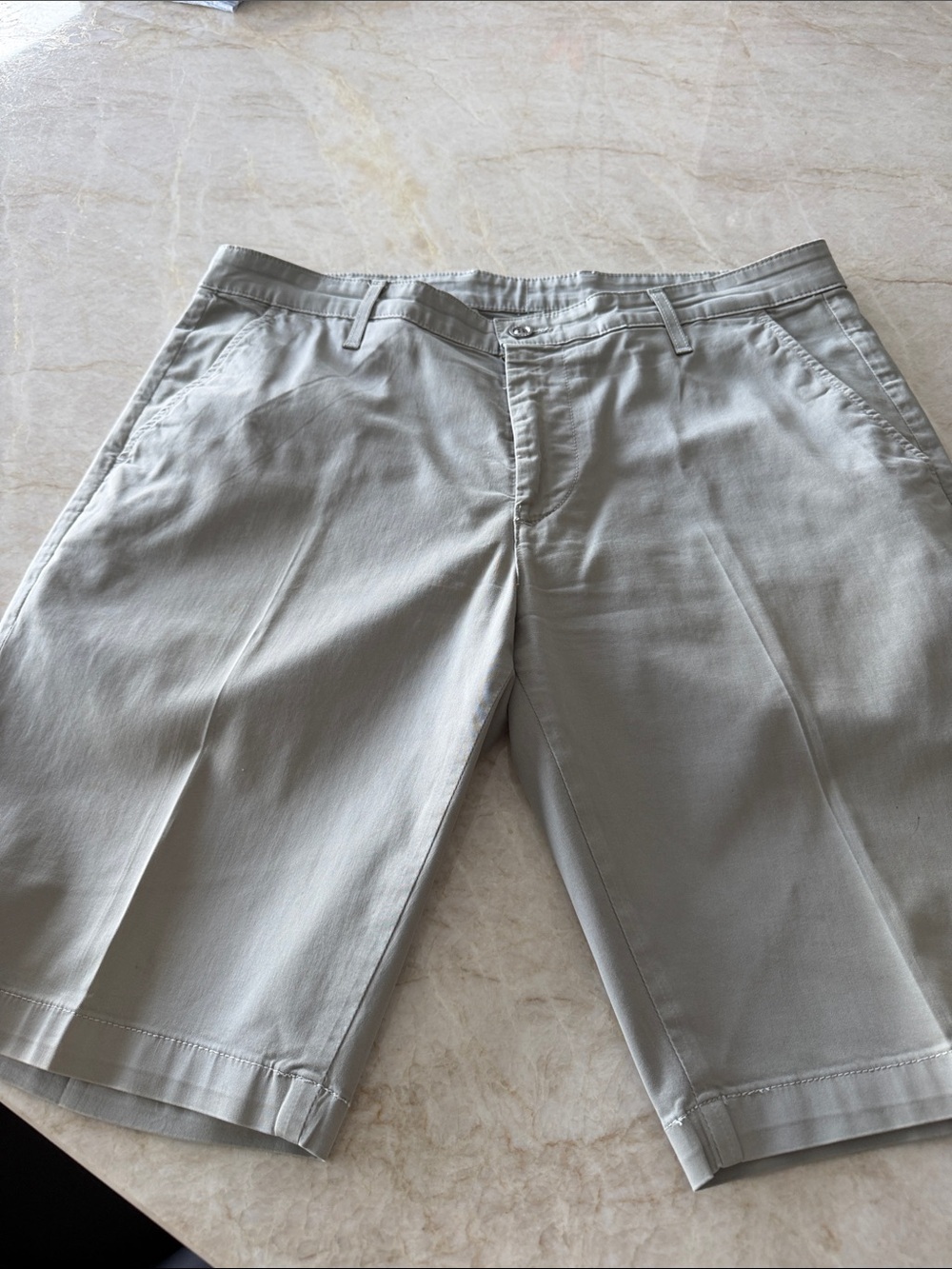 Ag Adriano Goldschmied Men's Light Khaki Flat Front Shorts